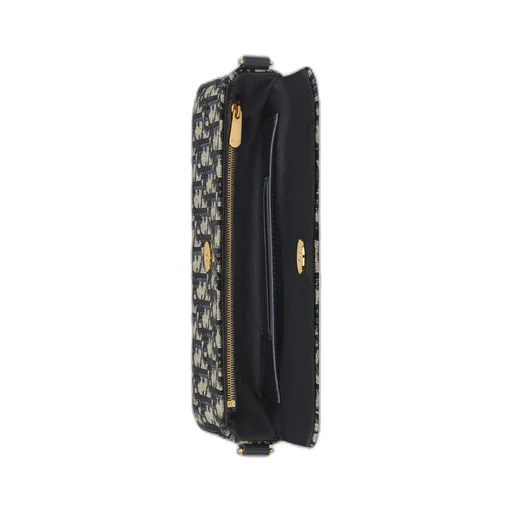 30 Montaigne D-Vine Pouch With Chain
