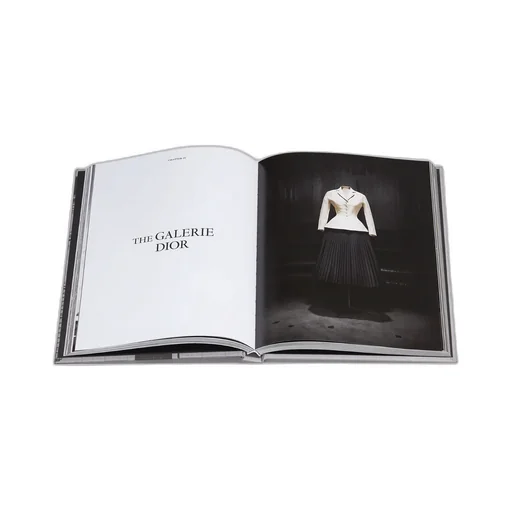 Book: Dior, La LÉGende Du 30 Avenue Montaigne