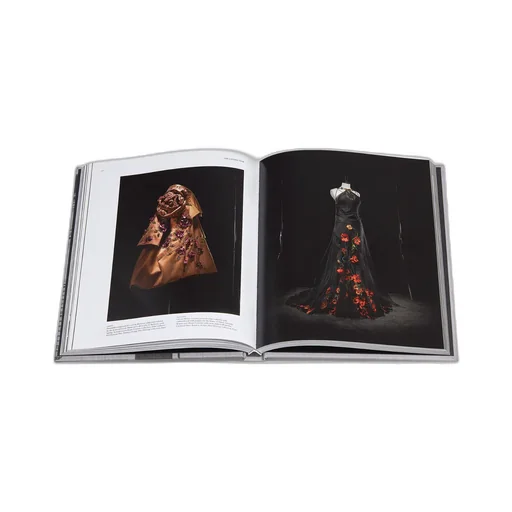 Book: Dior, La LÉGende Du 30 Avenue Montaigne