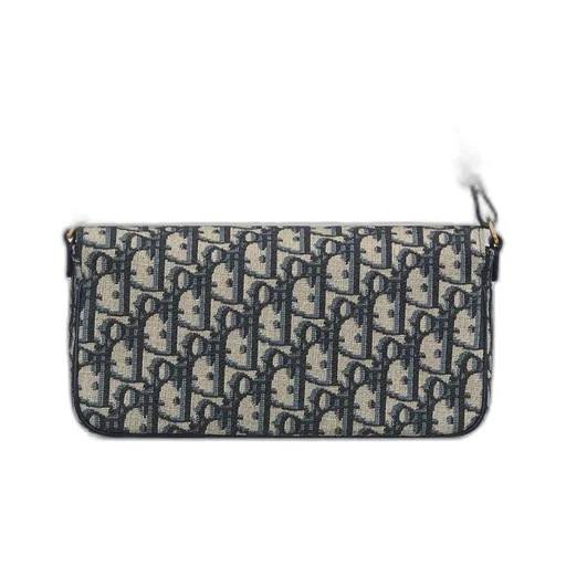 30 Montaigne D-Vine Pouch With Chain