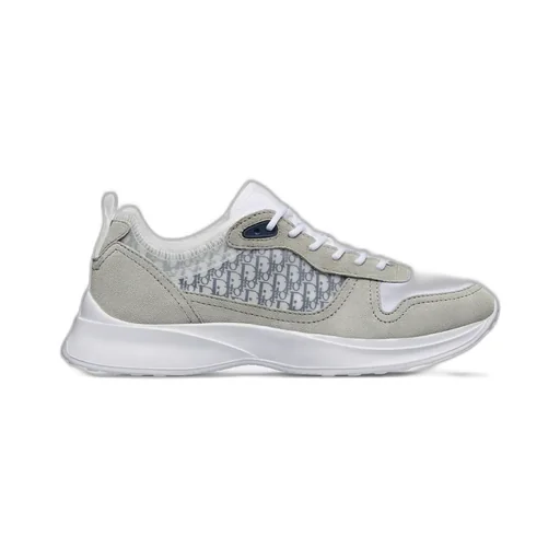 B25 Runner Sneaker