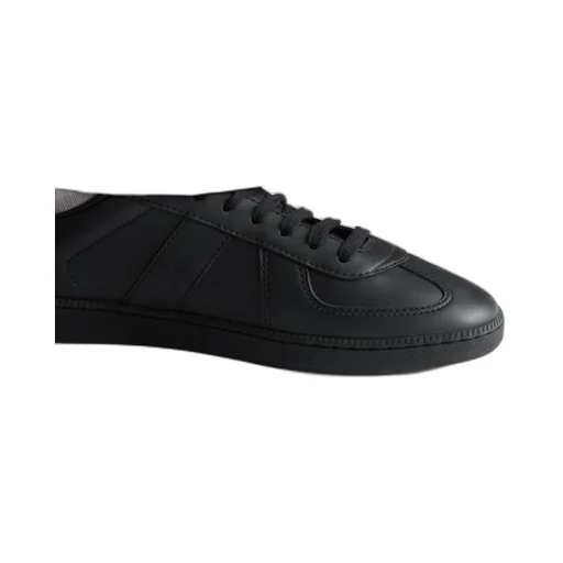 B01 Matchpoint Sneaker