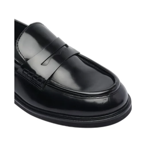 Poeve Ahri Round Toe Flat Shoes