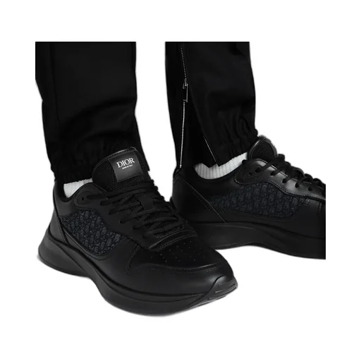 B25 Runner Sneaker