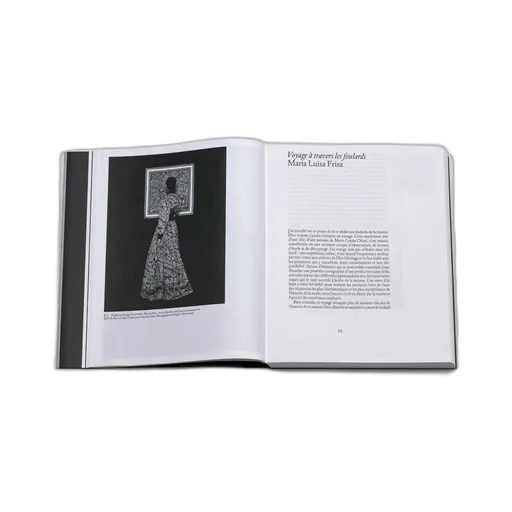 Book: Les Foulards Dior. Histoires De Mode