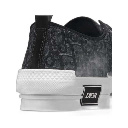 B23 League Low-Top Sneaker