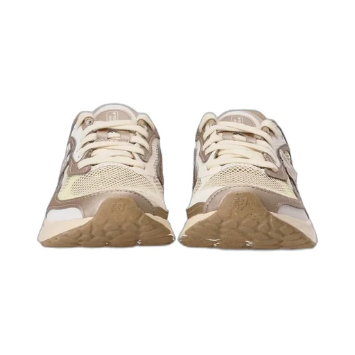 New Balance Arishi V4 Tiralux Logo Patch Sneakers