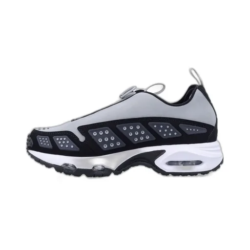 Nike	Air Max Sndr Eyelet Detailed Sneakers