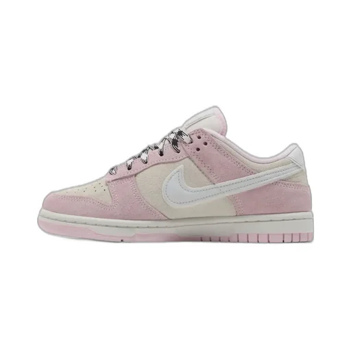Nike Dunk Low-Top Sneakers