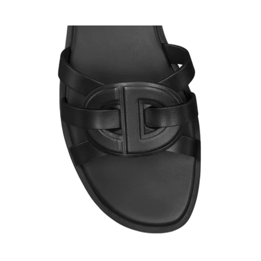 D-Club Slide