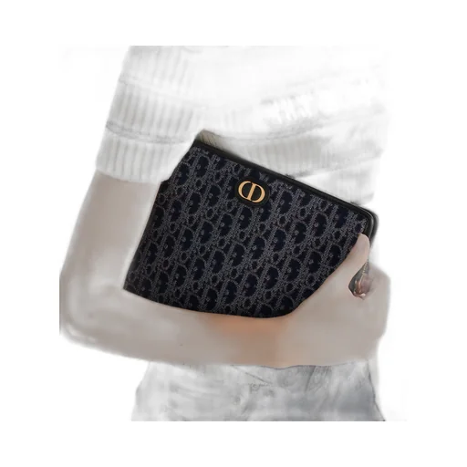 30 Montaigne Dea Pouch