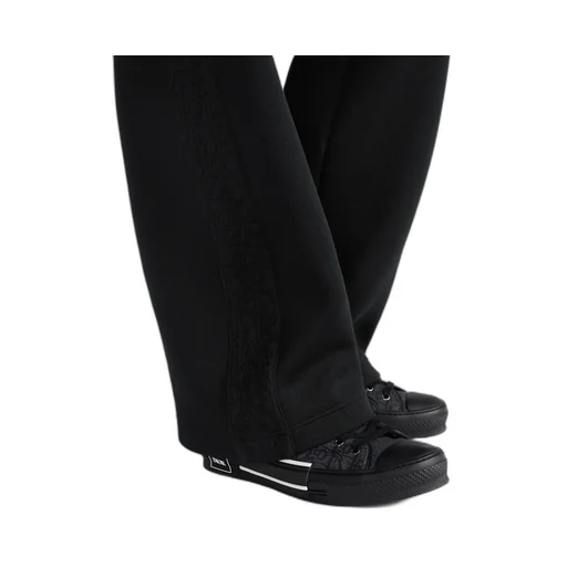 B23 League Low-Top Sneaker