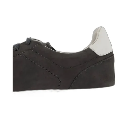 Brunello Cucinelli Round Toe Lace-Up Sneakers