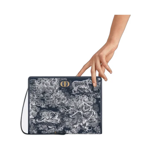 30 Montaigne Dea Pouch