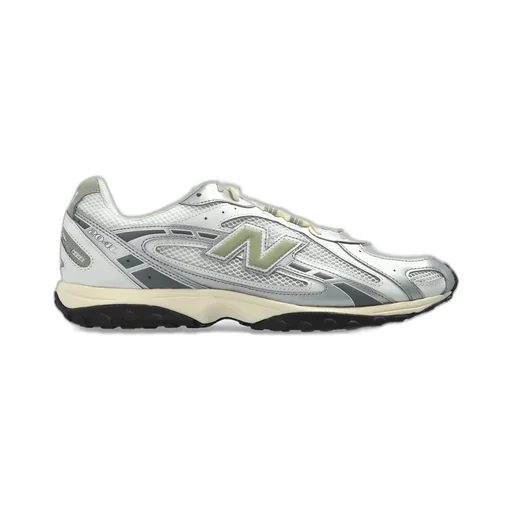New Balance 204L Lace-Up Sneakers