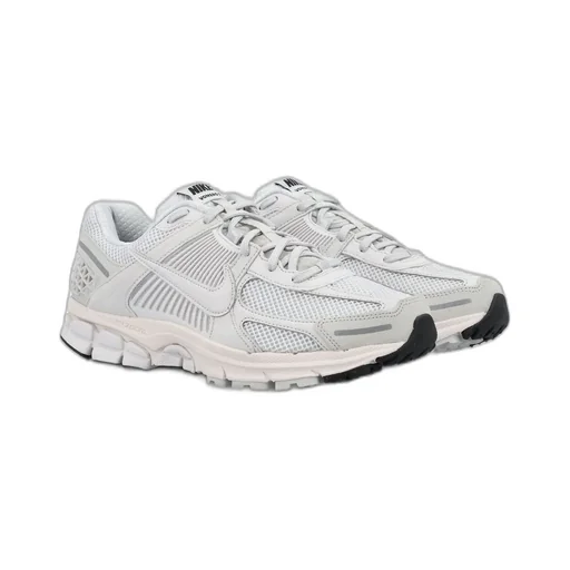 Nike Zoom Vomero 5 Low-Top Sneakers
