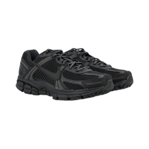 Nike Zoom Vomero 5 Low-Top Sneakers