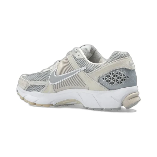 Nike Zoom Vomero 5 Lace-Up Sneakers