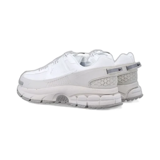 Nike Zoom Vomero Roam Winterized Sneakers