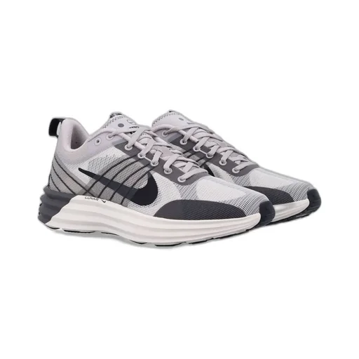Nike Lunar Roam Sneakers