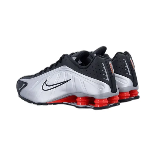 Nike Shox R4 Low-Top Sneakers