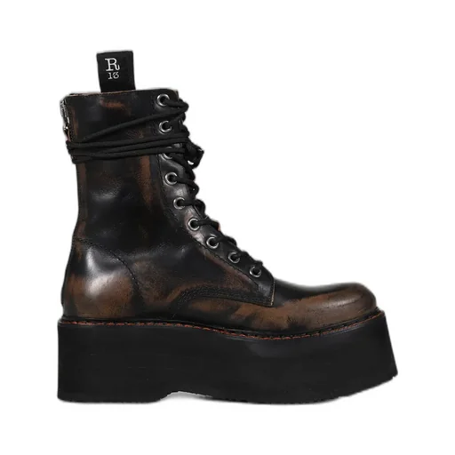Double Stack Lace-Up Boots / Remove