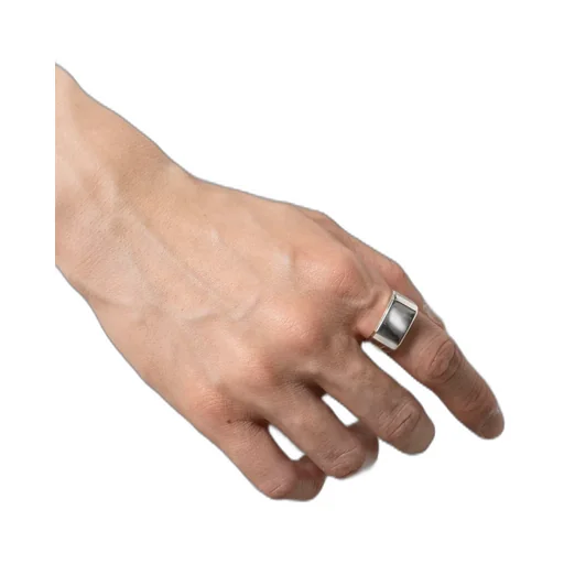 Bone Shaped Signet Ring.-M- / Sil