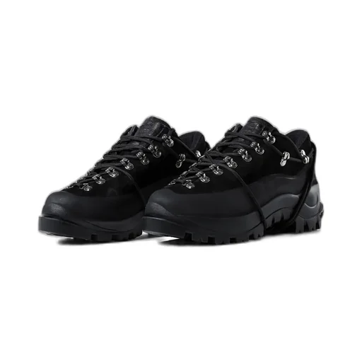 Low Hiking Boots / Black