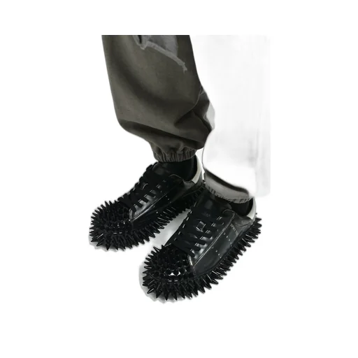 Spiky Leather Sneaker / Black