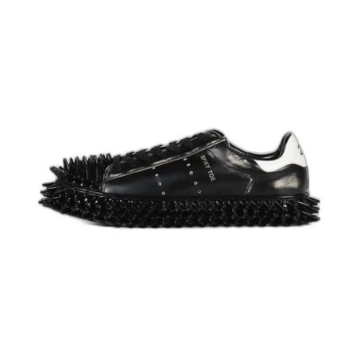 Spiky Leather Sneaker / Black