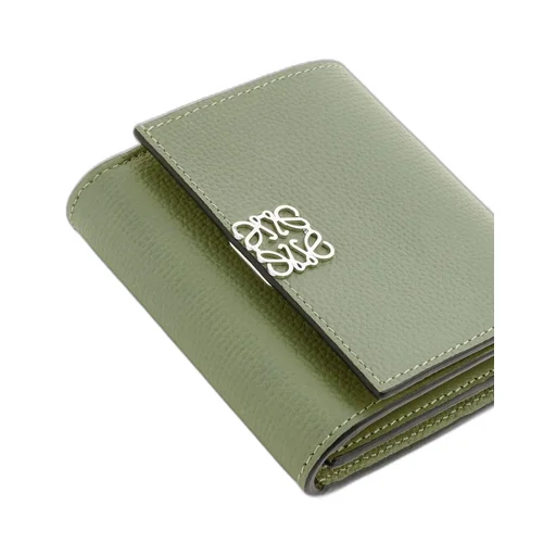 Anagram compact flap wallet in pebble grain calfskin