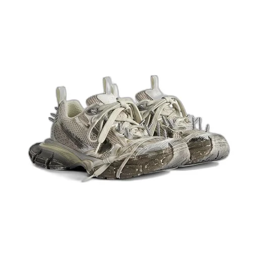 3Xl Spikes Sneaker