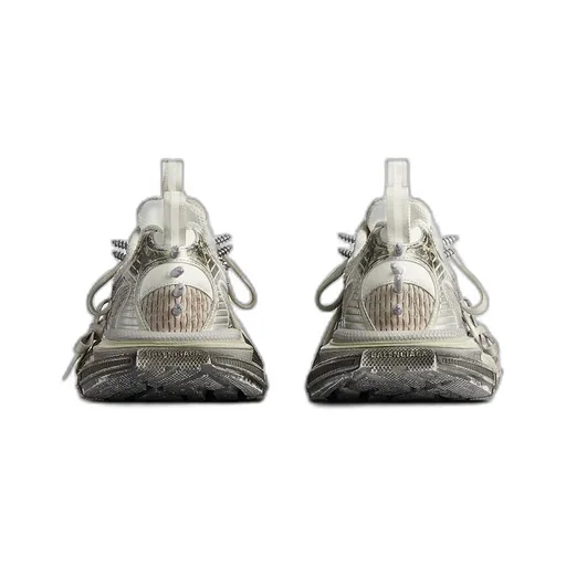 3Xl Spikes Sneaker