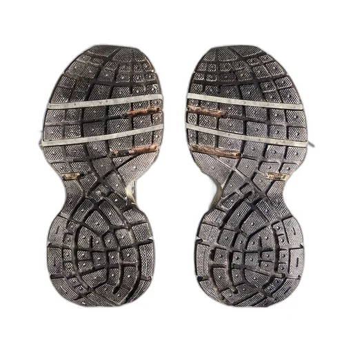 3Xl Spikes Sneaker