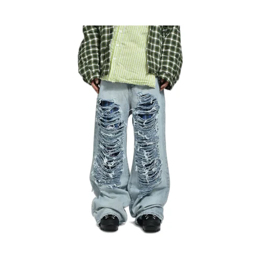 Distressed Jeans / Denim