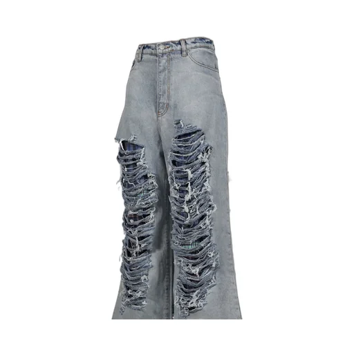 Distressed Jeans / Denim