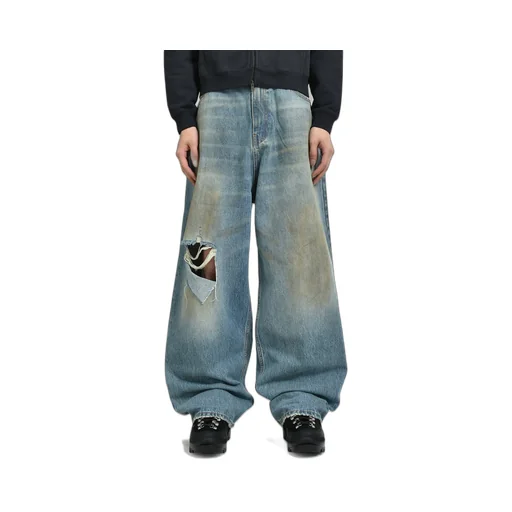 Distressed Baggy Jeans / Distressed Lt. Blu