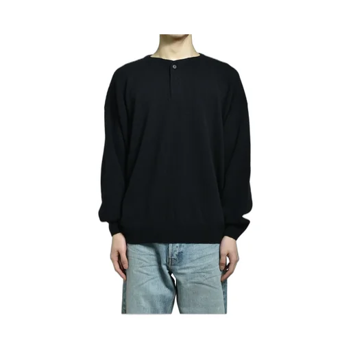 Henley Sweater / Black