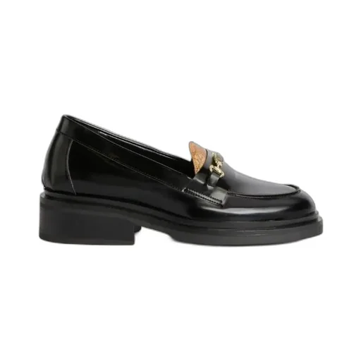 Alviero Martini Logo-Embellished Flat Shoes