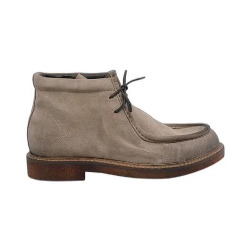 Pawelk's Laced Round-Toe Boots