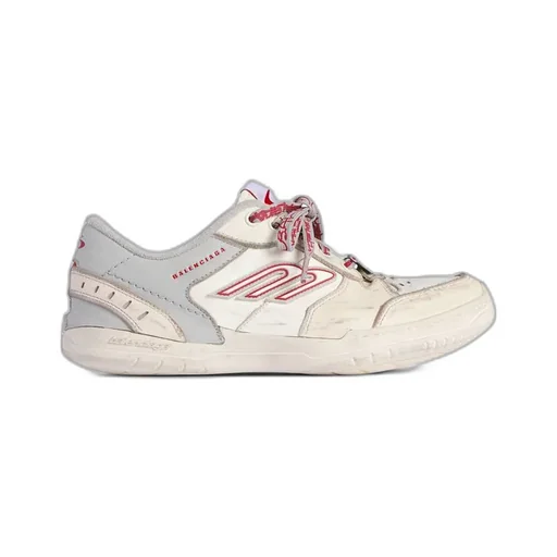 Hamptons Medium Worn-Out Sneaker