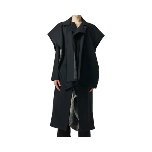 Cape-Style Coat With Plaid Pattern Lining