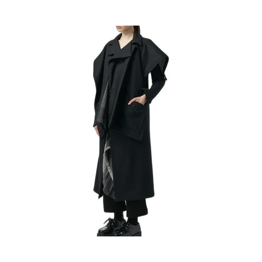 Cape-Style Coat With Plaid Pattern Lining