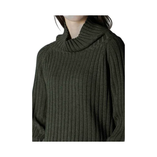 Fine Merino Wool Ribbed Raglen Short Length Turtle Neck