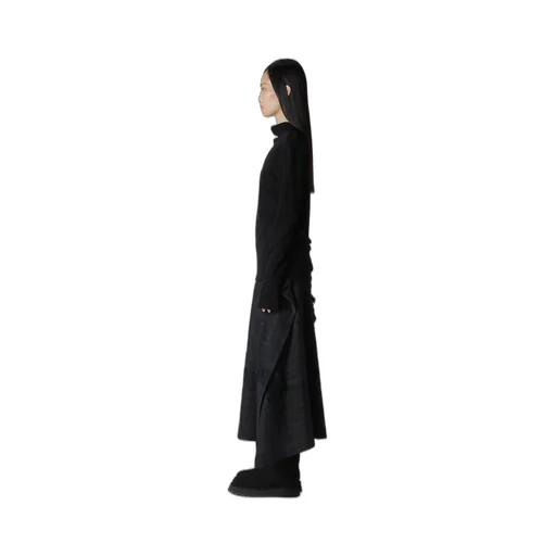 Hard-Twist Back Button Off-Neck T