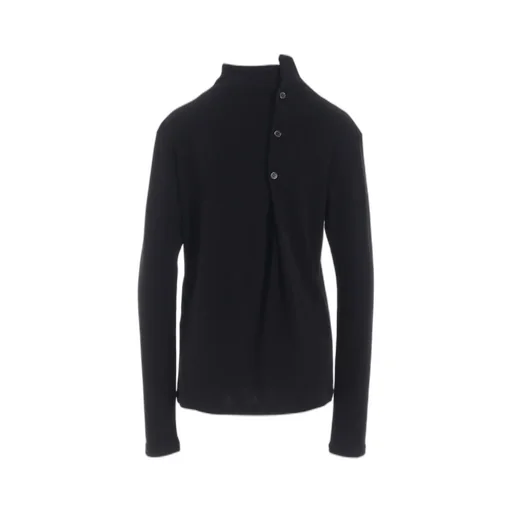 Hard-Twist Back Button Off-Neck T