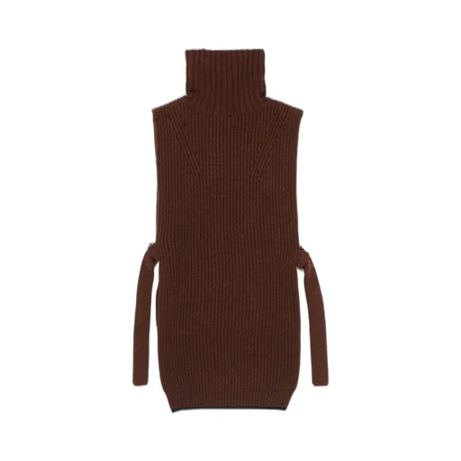 Button-Up Neck Detail Lambswool Bib