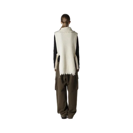 Lamb Wool Damaged Knit Vest