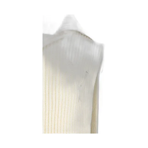 Lamb Wool Damaged Knit Vest