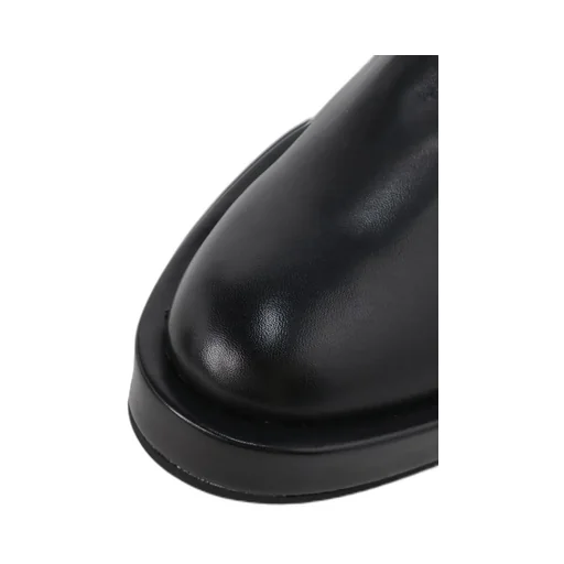 Oil Smooth Leather Zipper Boots